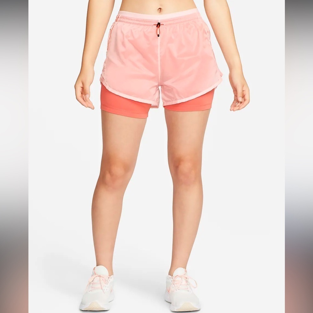 Nike Icon Clash Tempo Luxe Women's Mid-Rise Running Shorts in pink